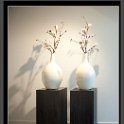 witte vazen met magnolia